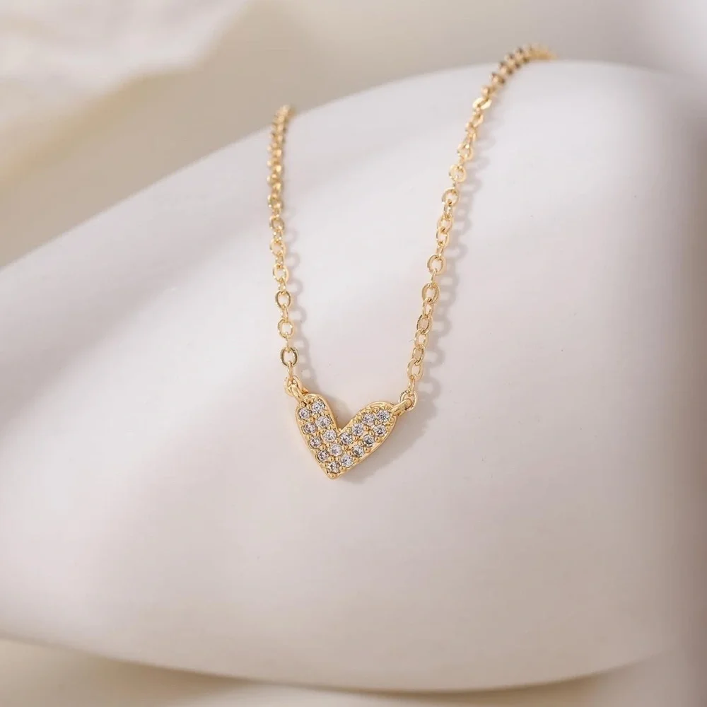 Elegant Gold Dainty Heart Necklace